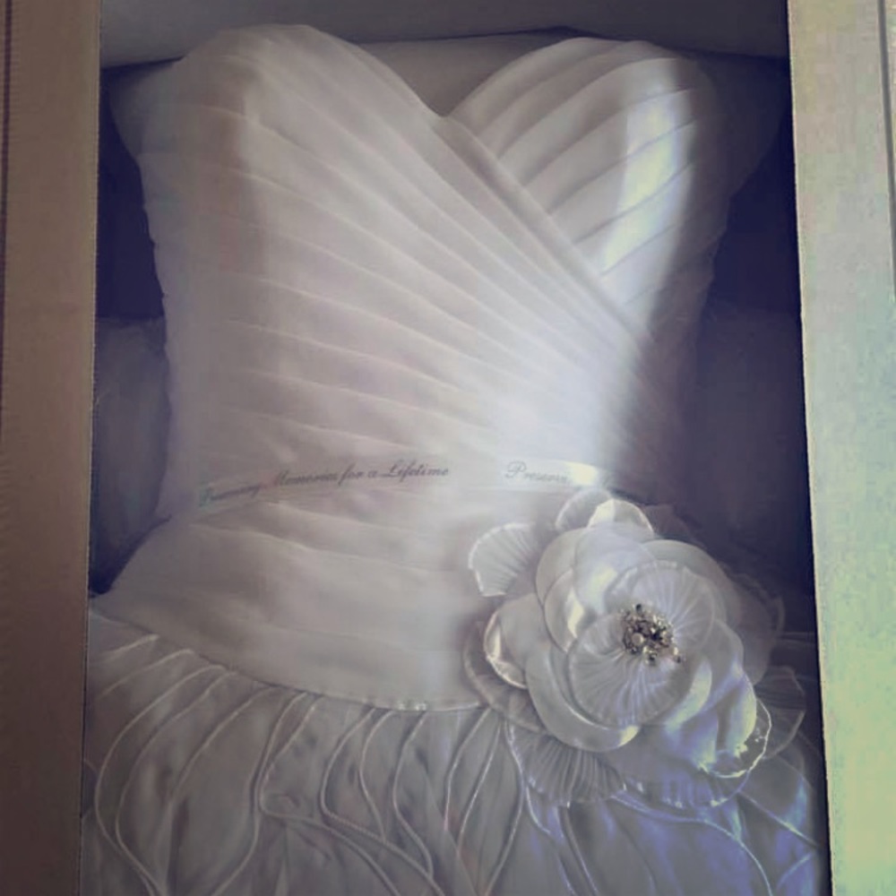 Size 4 wedding dress.